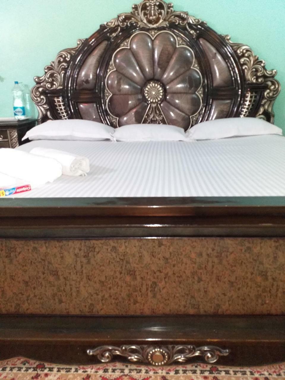 Royal Paying Guest Hotel Calcutta Exterior foto